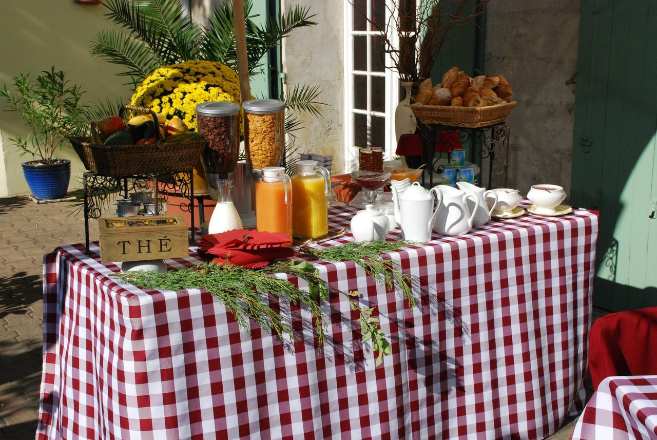 Au Saint Roch - Hôtel et Jardin Avignon Exterior foto